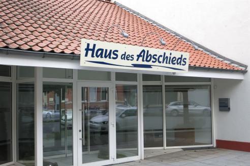 Haus des Abschieds außen